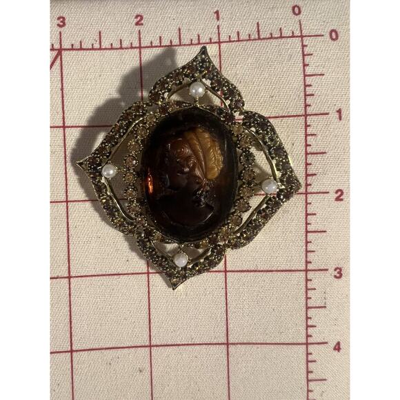 Vintage Hargo Amber Resin Left Facing Classical Cameo Brooch Rhinestones Read - Picture 13 of 16
